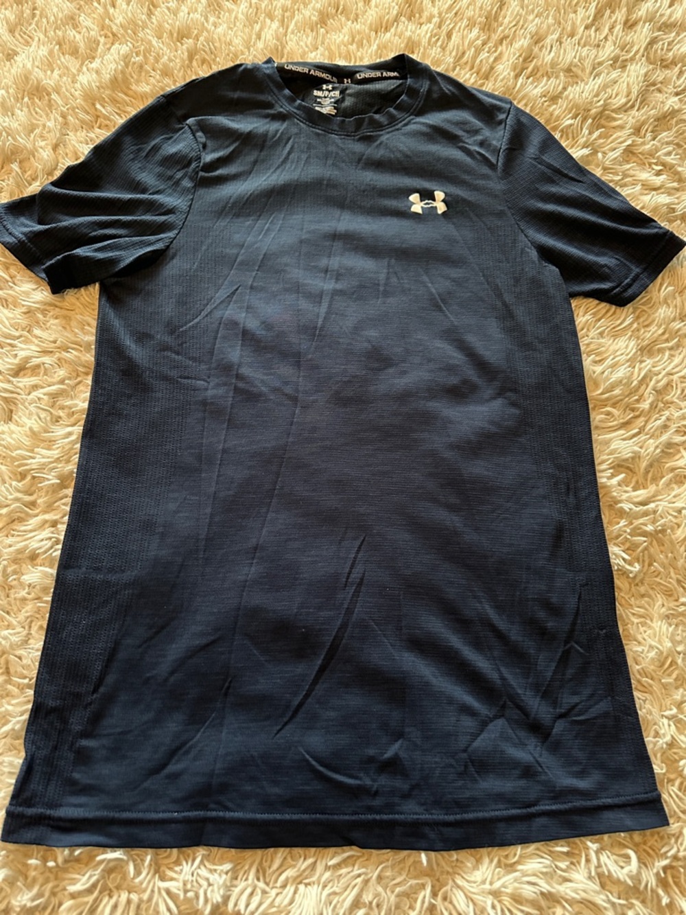 Under Armour Men’s Tee, size S.